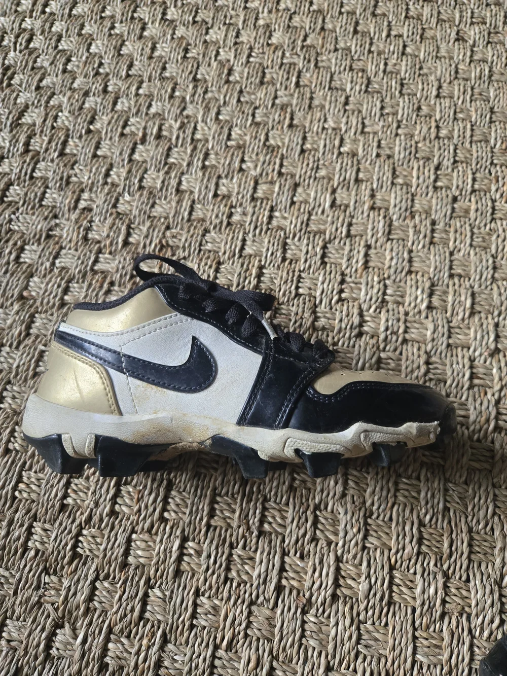 Nike Air Jordan 1 Low Youth Cleats Gold Black White Size 2Y